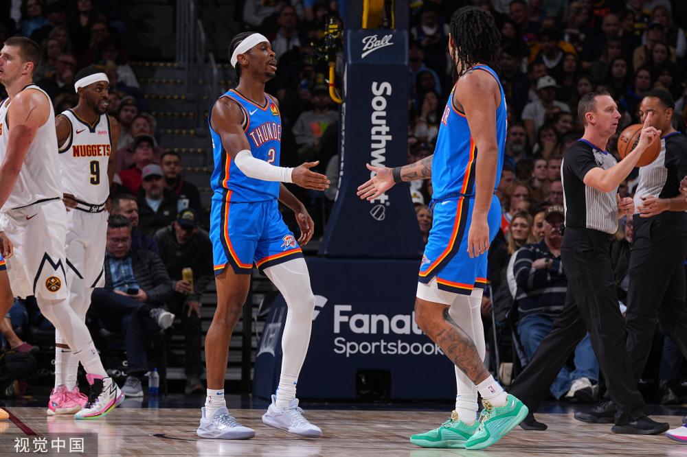 纳乌举行其 纳乌举行其